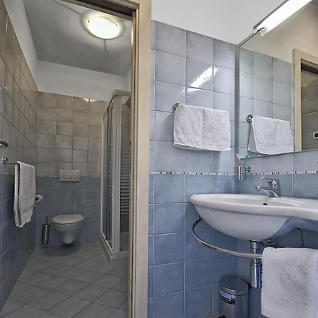 Lovely Flat With Balcony In A In Apartment *