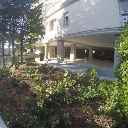 Lovely Flat With Balcony In A In * Caorle
