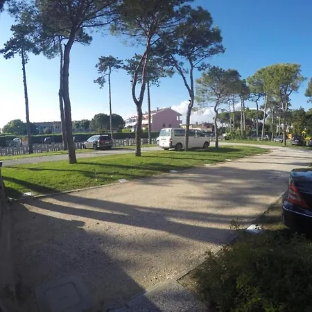 Lovely Flat With Balcony In A In Caorle
